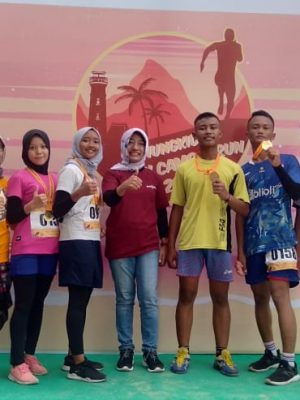 Siswa Citra Medika Raih Medali Emas Run Gunung Kidul, Jogjakarta