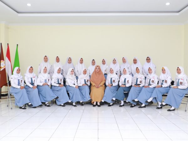 156 siswa angkatan 4, dinyatakan lulus 100%!!!